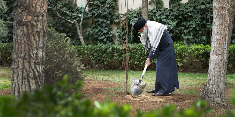 iranian agricultural news agency; The Leader of the Islamic Revolution after planting two fruit seedlings on the day of tree planting: Expensive and people's livelihood problems have a solution; we have mentioned this to the officials in several meetings